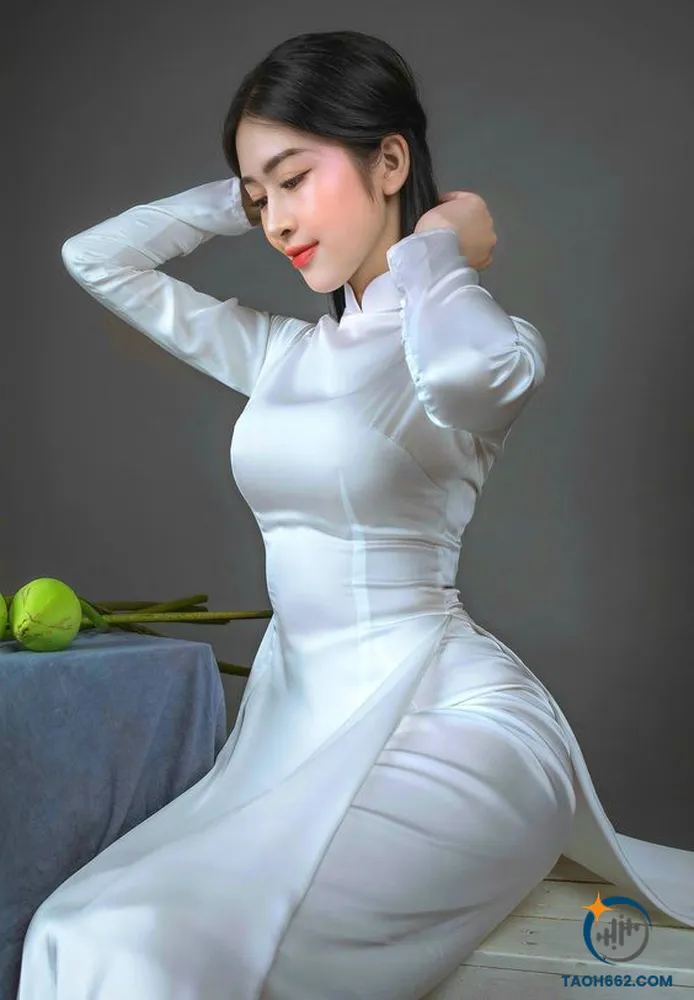 Áo dài satin mỏng 3