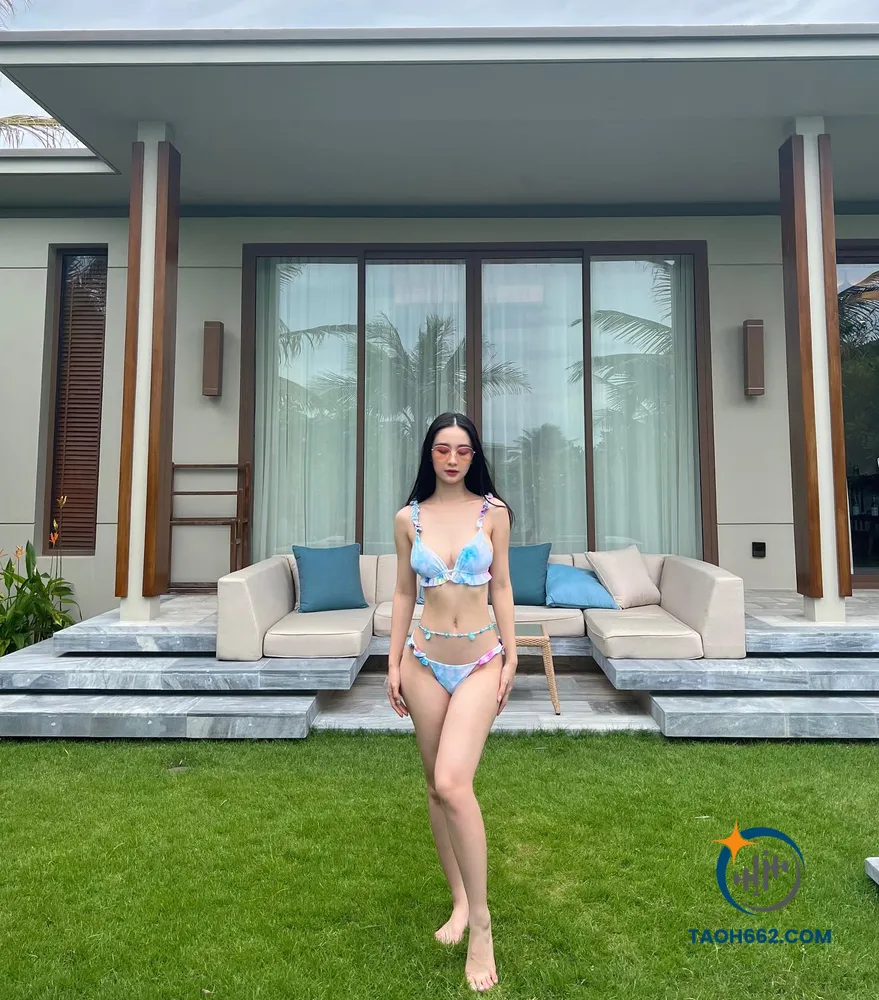 Jun Vũ mặc bikini 4