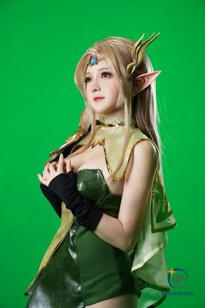 Trang bít tết cosplay