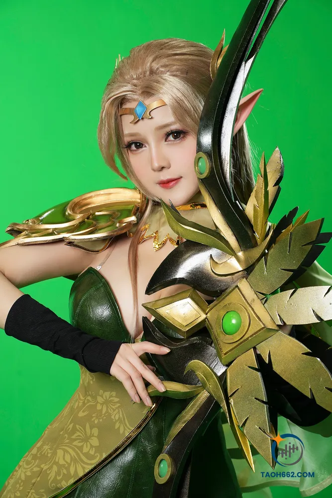 Trang bít tết cosplay