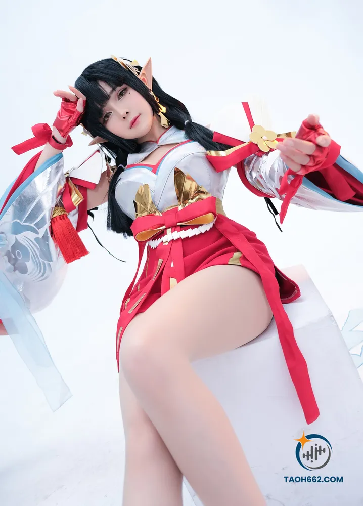 Trang bít tết cosplay