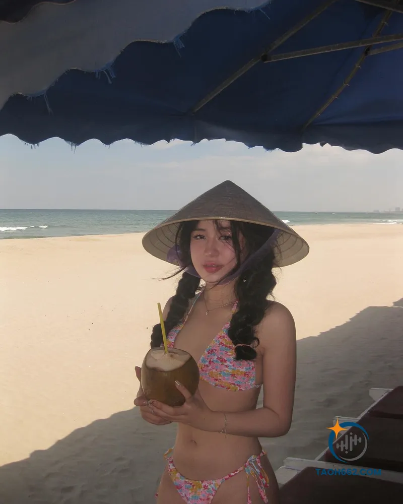 Nguyễn Yến My bikini