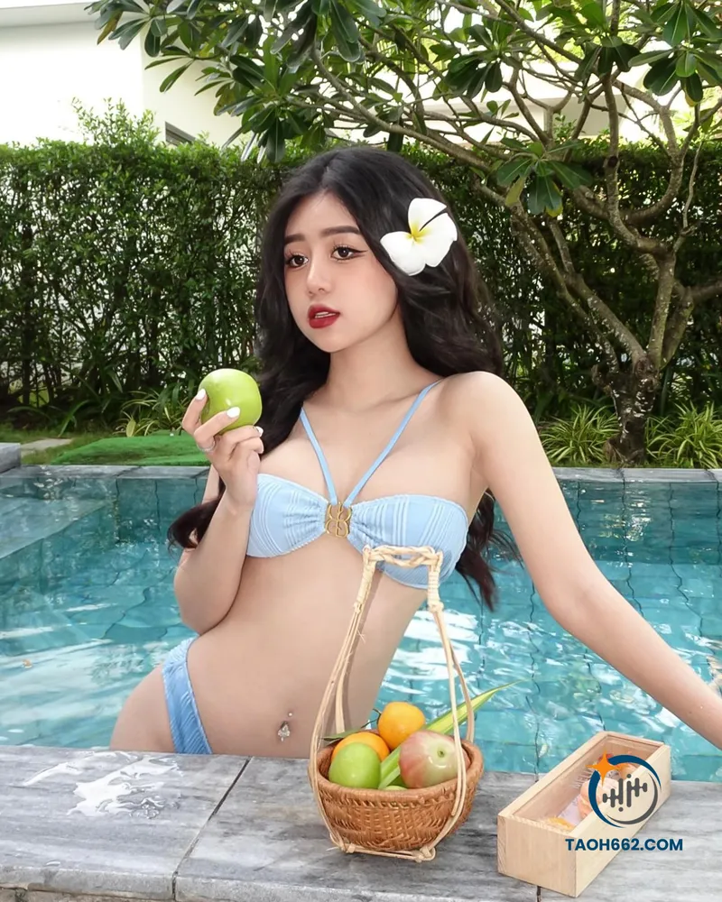 Hot girl Lê Kim Loan mặc bikini 9