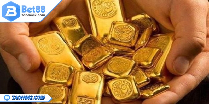 May mắn nhặt được vàng ở trong bùn
